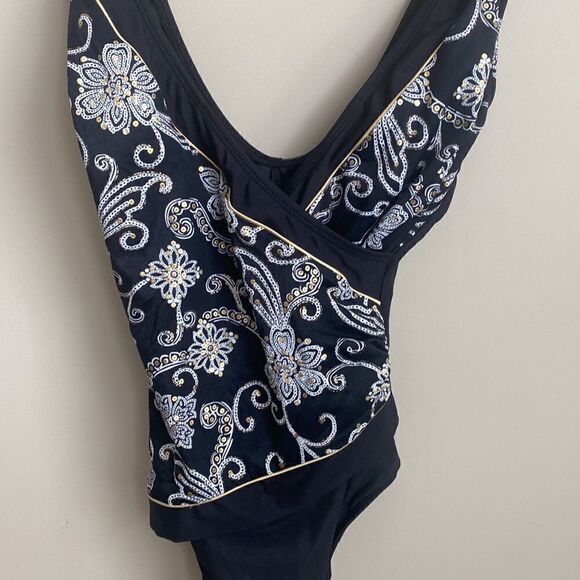 Great Length One Piece swimwear 10 - Picture 2 of 8